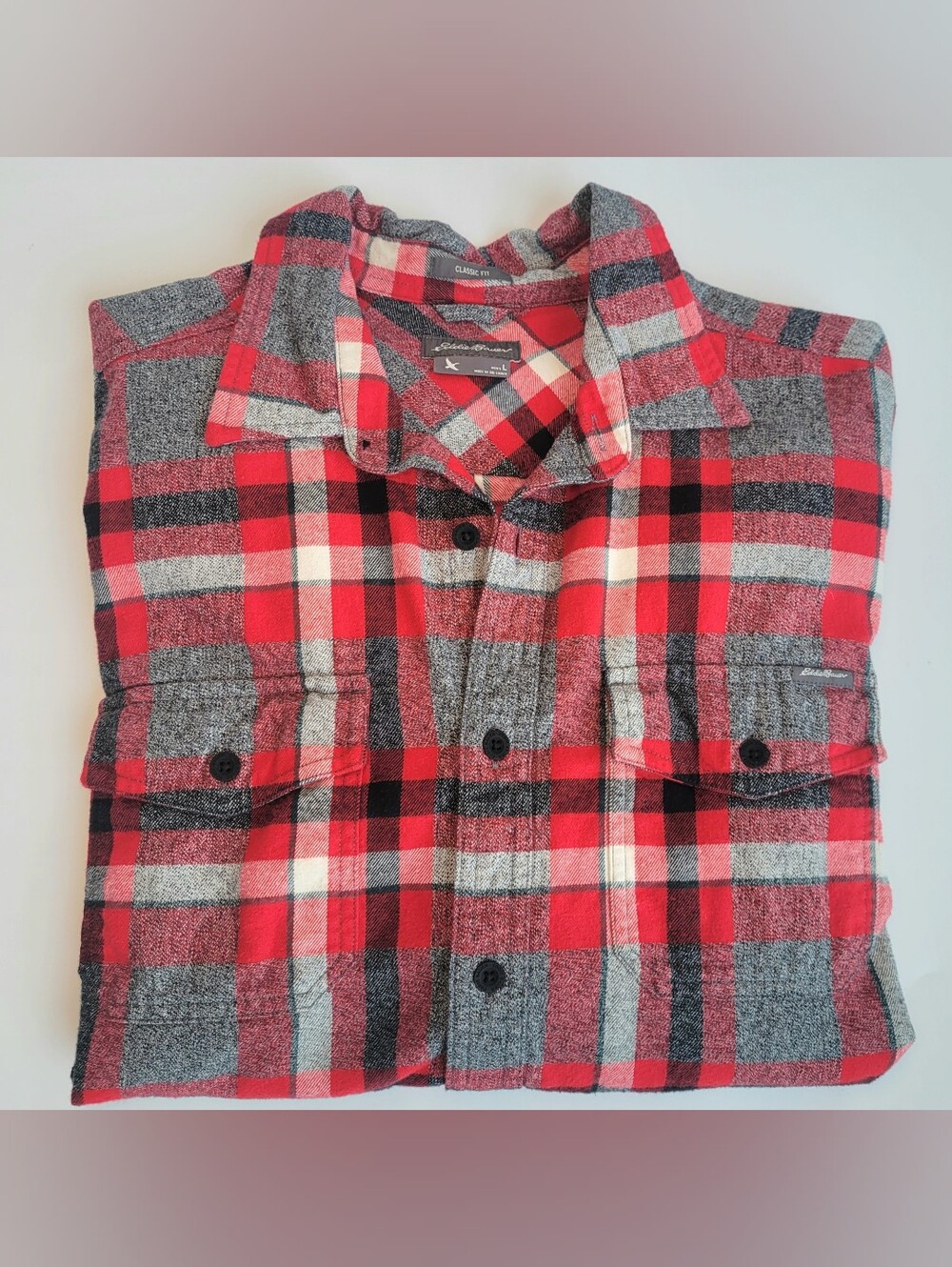 Eddie Bauer Classic Fit Flannel Shirt Mens Size L Red Plaid Front Flap Pockets